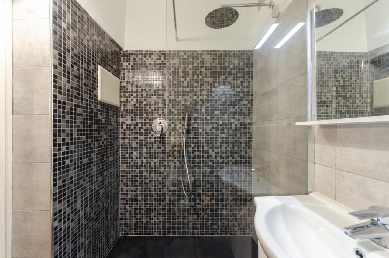 דירות ג'נובה Joivy Warm Family Flat For 9, Near Porto Antico מראה חיצוני תמונה